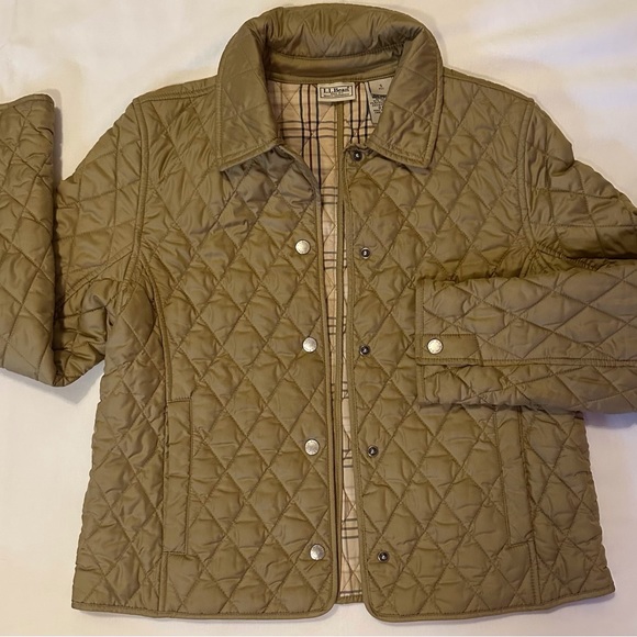 L.L. Bean Jackets & Blazers - LL Bean Quilted Barn Coat Fall Spring Women Size Small Tan/Beige Great condition